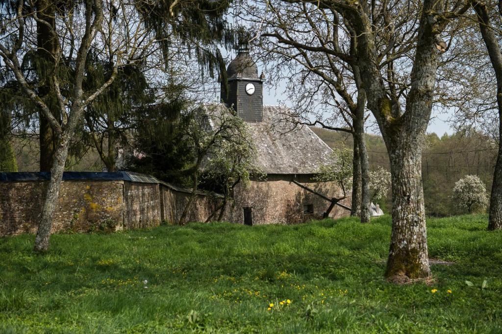 Entre Nous Hotel Rozoy-sur-Serre Bagian luar foto