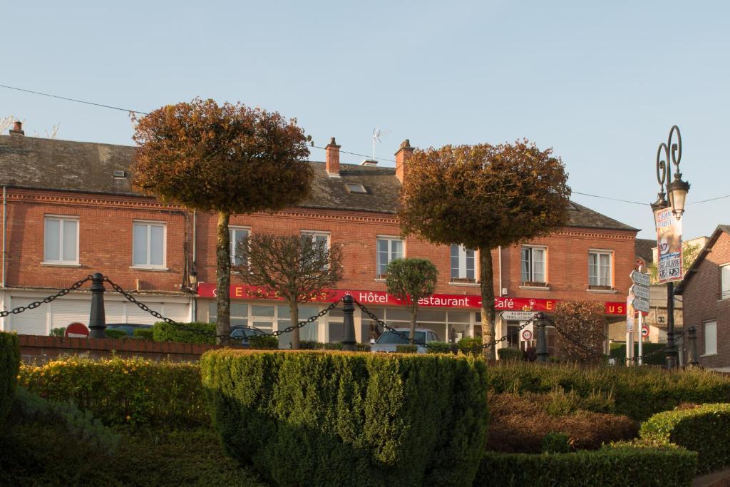 Entre Nous Hotel Rozoy-sur-Serre Bagian luar foto