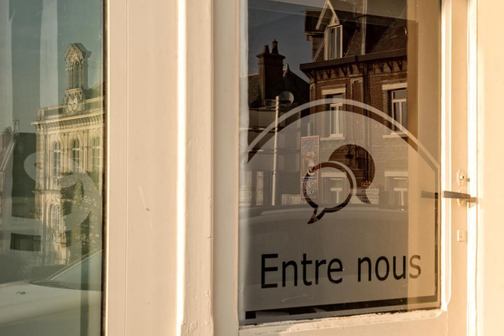 Entre Nous Hotel Rozoy-sur-Serre Bagian luar foto