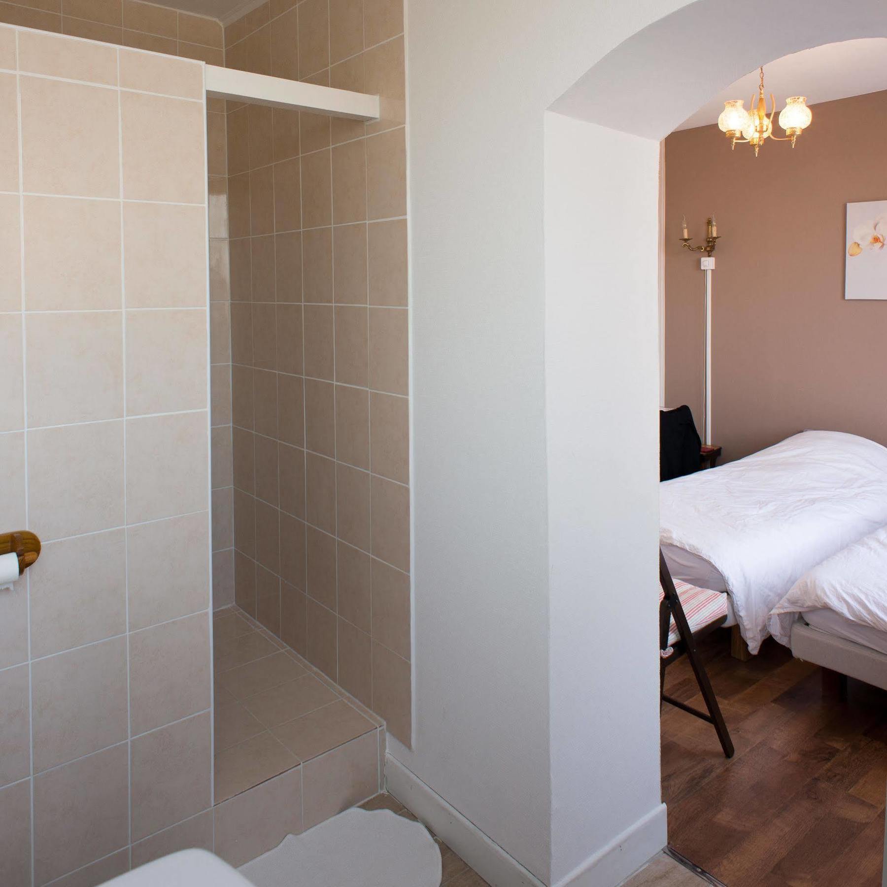 Entre Nous Hotel Rozoy-sur-Serre Bagian luar foto